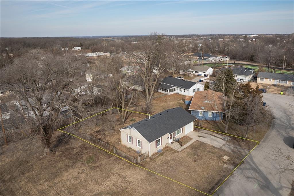 607 Hillcrest Dr, Knob Noster, MO 65336
