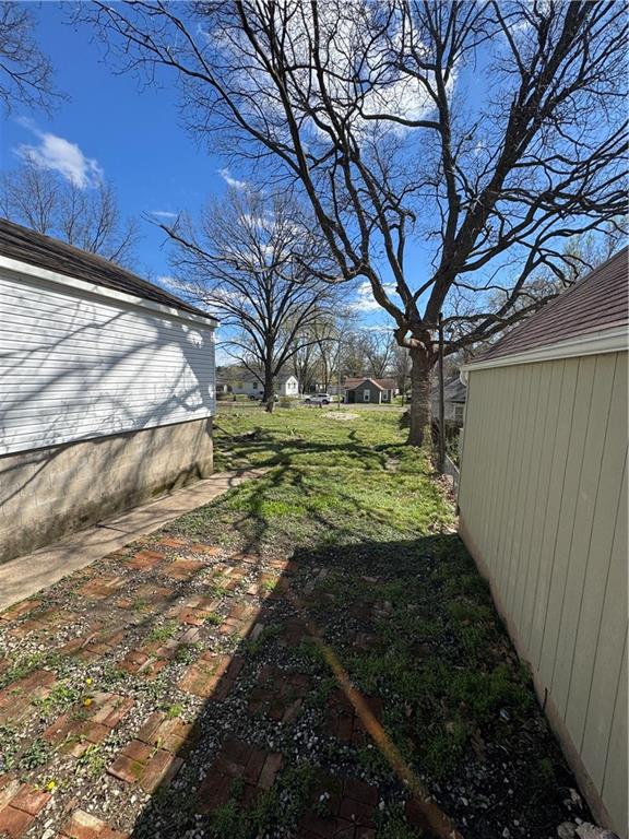 1909 South St, Lexington, MO 64067