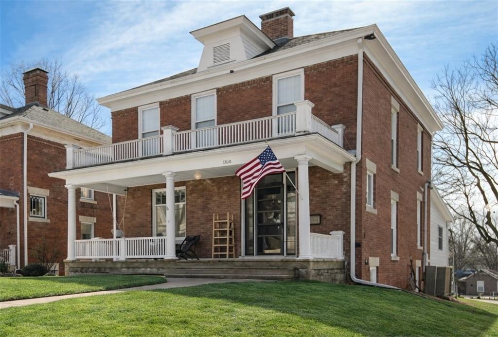 1909 South St, Lexington, MO 64067