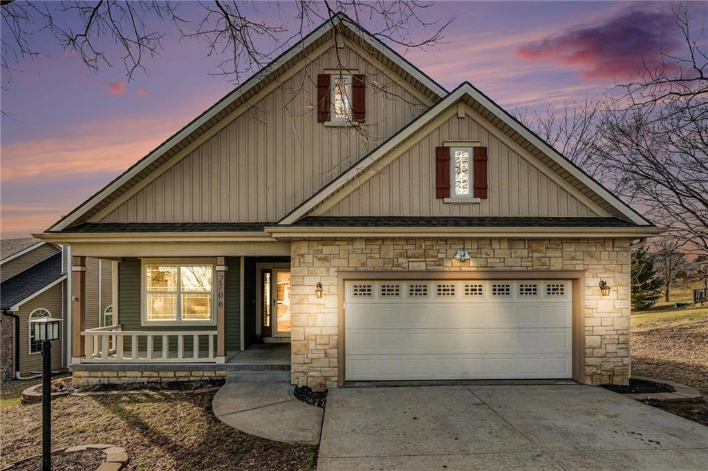 2706 Meadow Ridge Dr, St Joseph, MO 64504