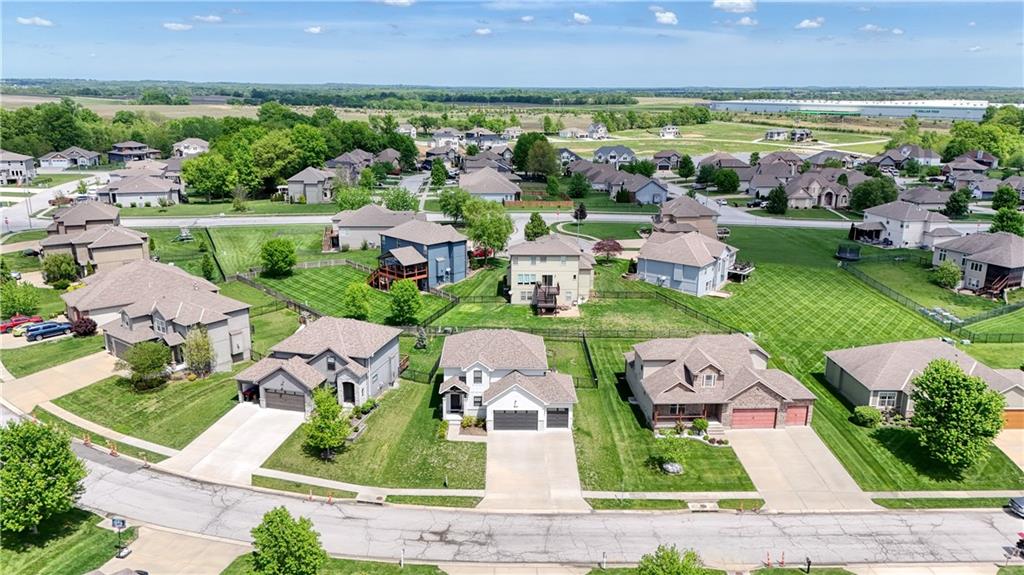 1225 Hillmann Ln, Warrensburg, MO 64093