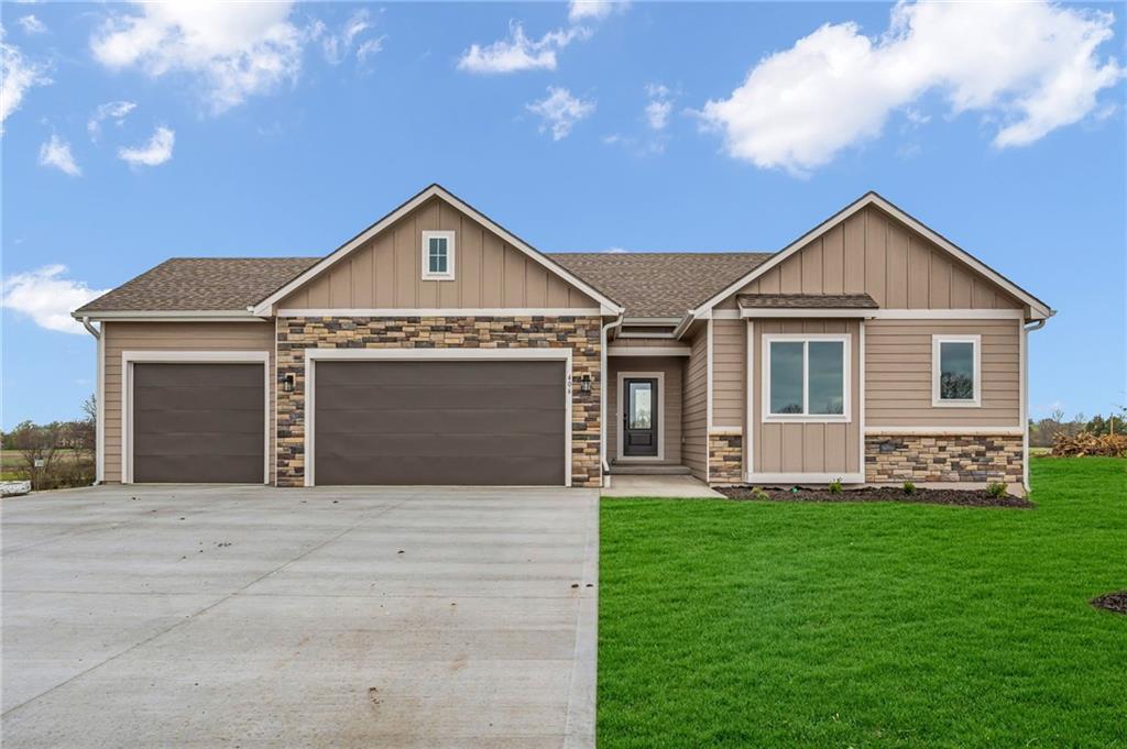 406 Glenn Ct, Baldwin City, KS 66006