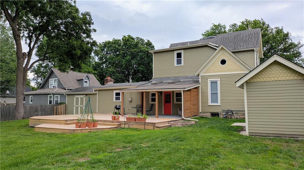 204 SE 1st St, Lee's Summit, MO 64063