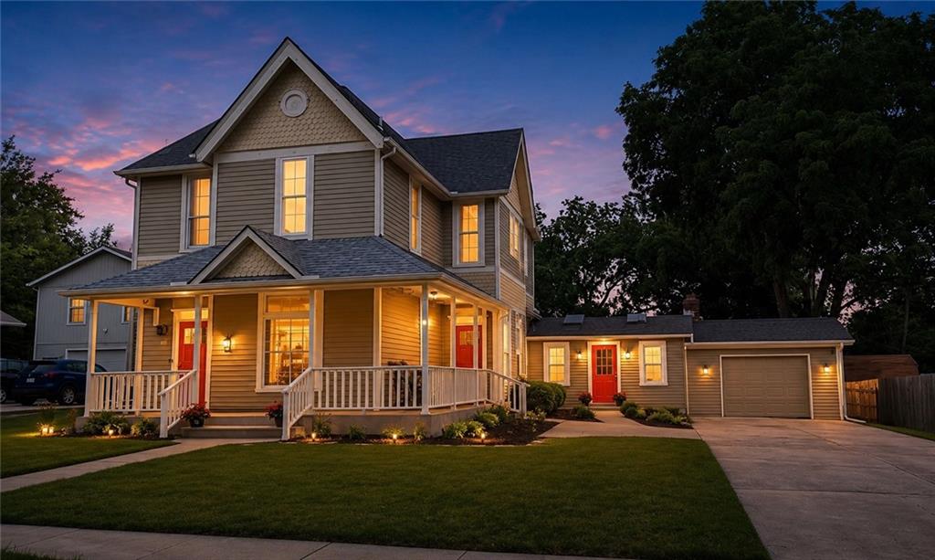 204 SE 1st St, Lee's Summit, MO 64063