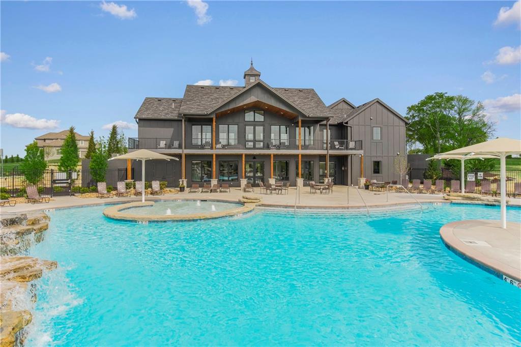2804 W 176th St, Overland Park, KS 66085