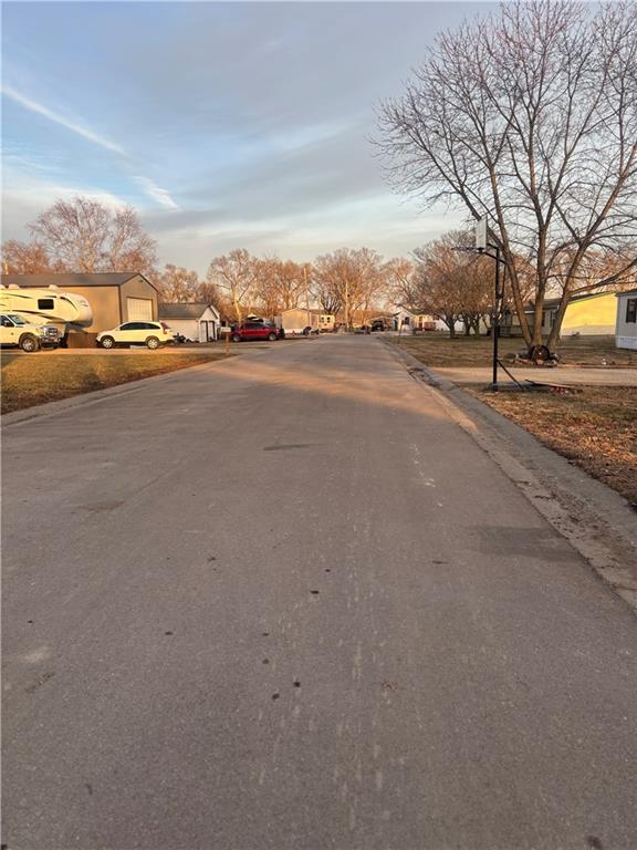 908 Harland Ct, Perry, KS 66073