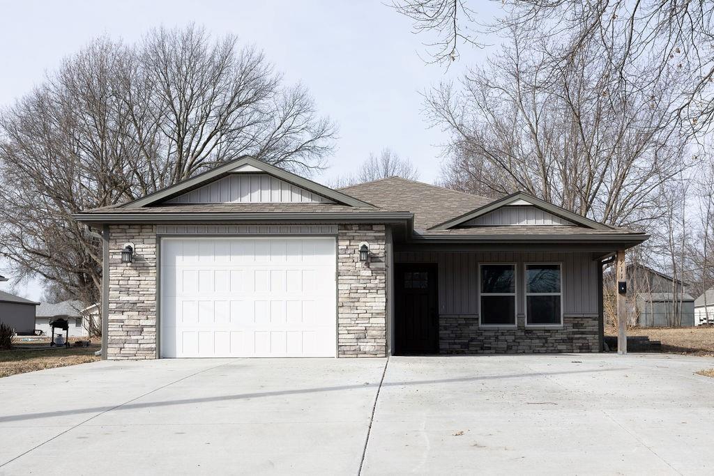 511 S 2nd St, Odessa, MO 64076