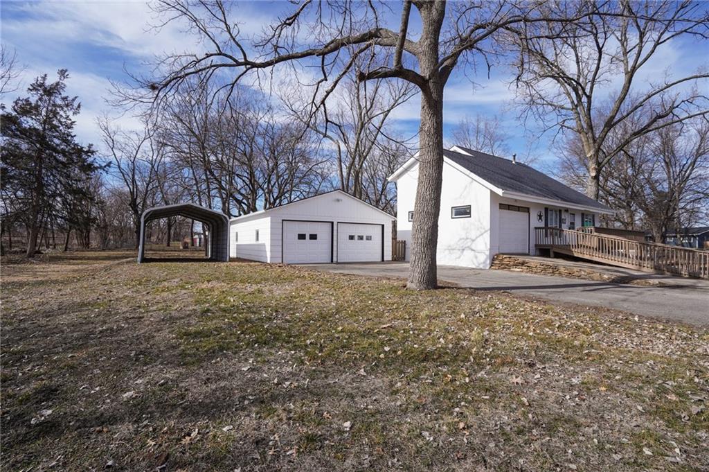 112 Walnut Ct, Perry, KS 66073