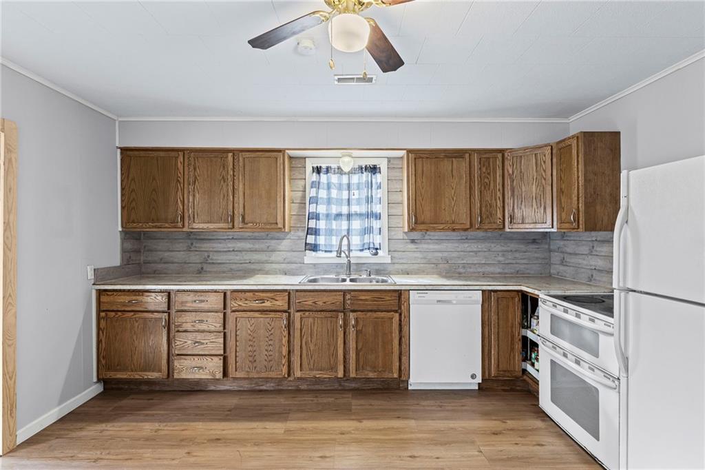 140 Walnut Ave, Osawatomie, KS 66064