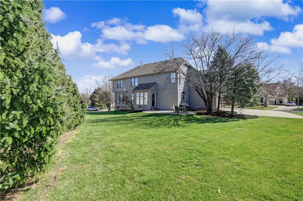 14708 Cedar St, Leawood, KS 66224