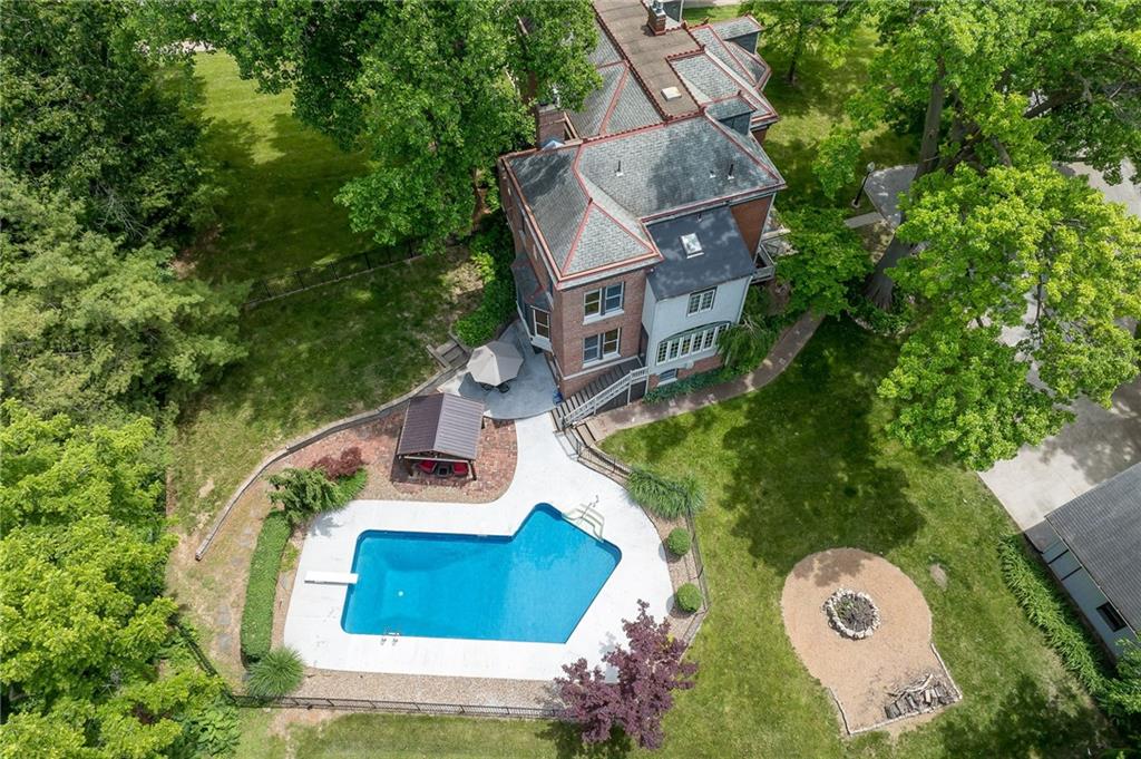 2204 Ashland Ave, St Joseph, MO 64506
