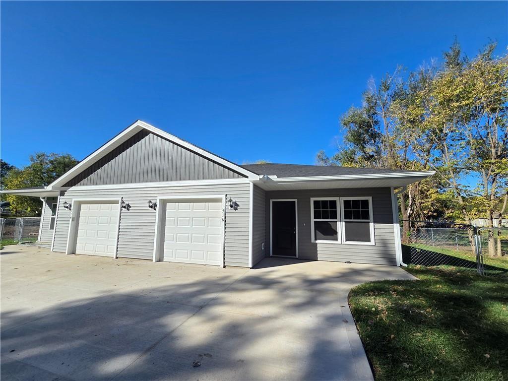 30-32 E 7th St, Adrian, MO 64720