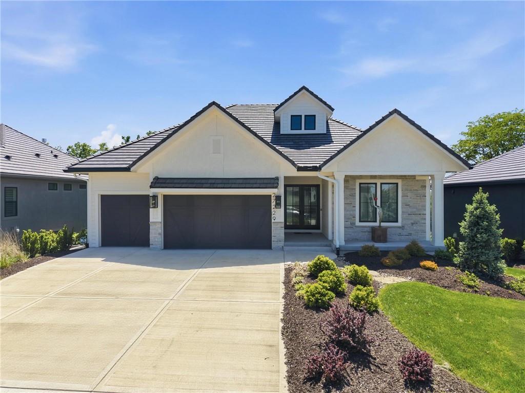 27229 W 100th Ter, Olathe, KS 66061