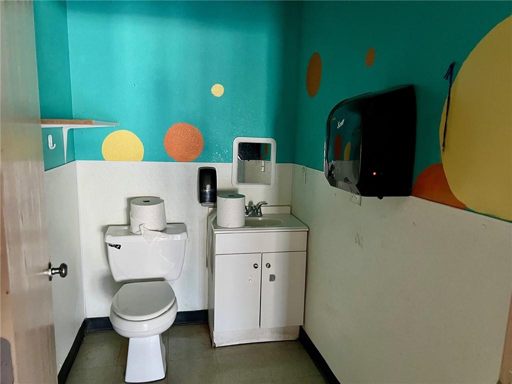 309 E Park Ln, Odessa, MO 64076