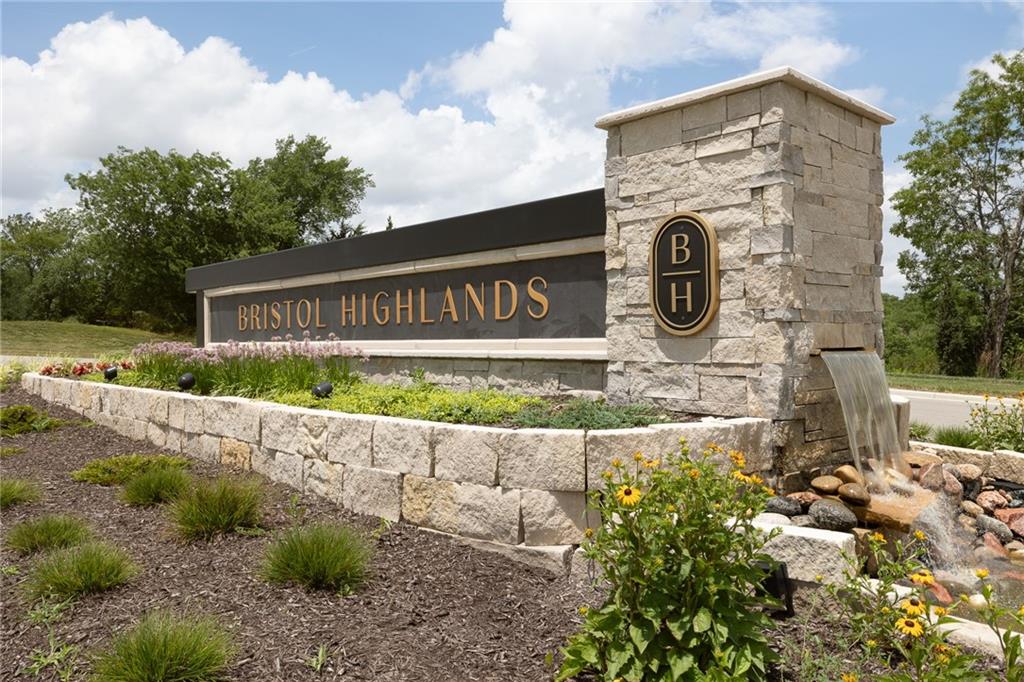 8005 Marion St, Shawnee, KS 66220