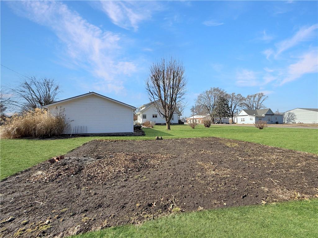 300 E 2nd St, Norborne, MO 64668