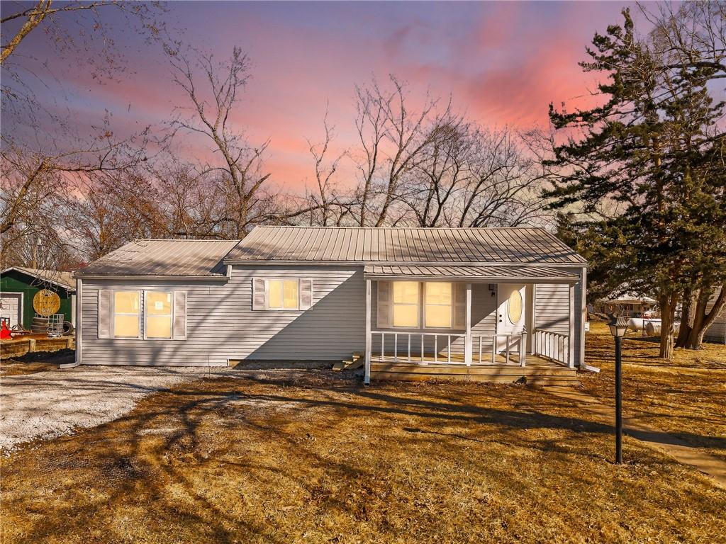 604 Stoutmore St, Polo, MO 64671