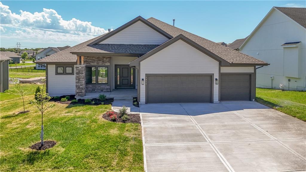 6101 Barth Rd, Shawnee, KS 66226