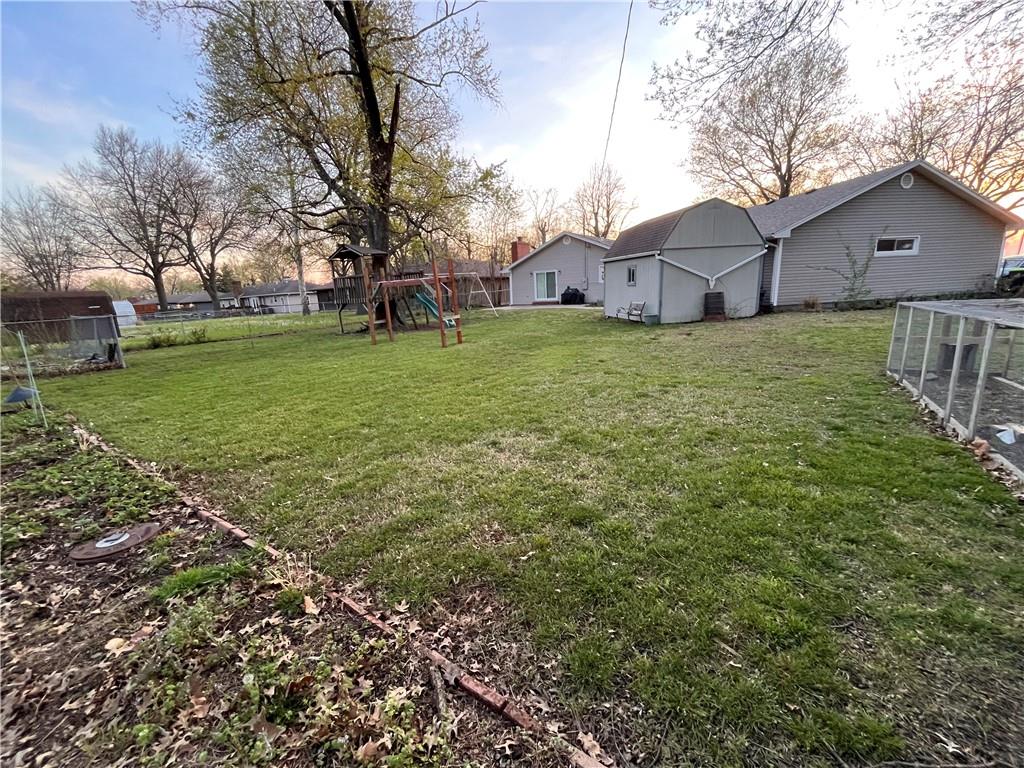 734 N Leonard St, Girard, KS 66743