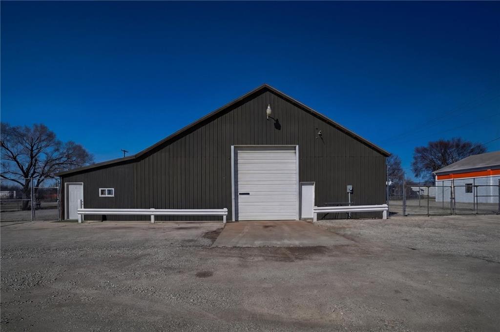 415 W Wilson St, Ottawa, KS 66067