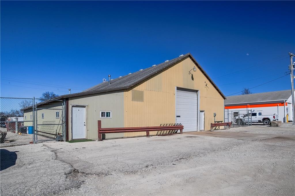 415 W Wilson St, Ottawa, KS 66067