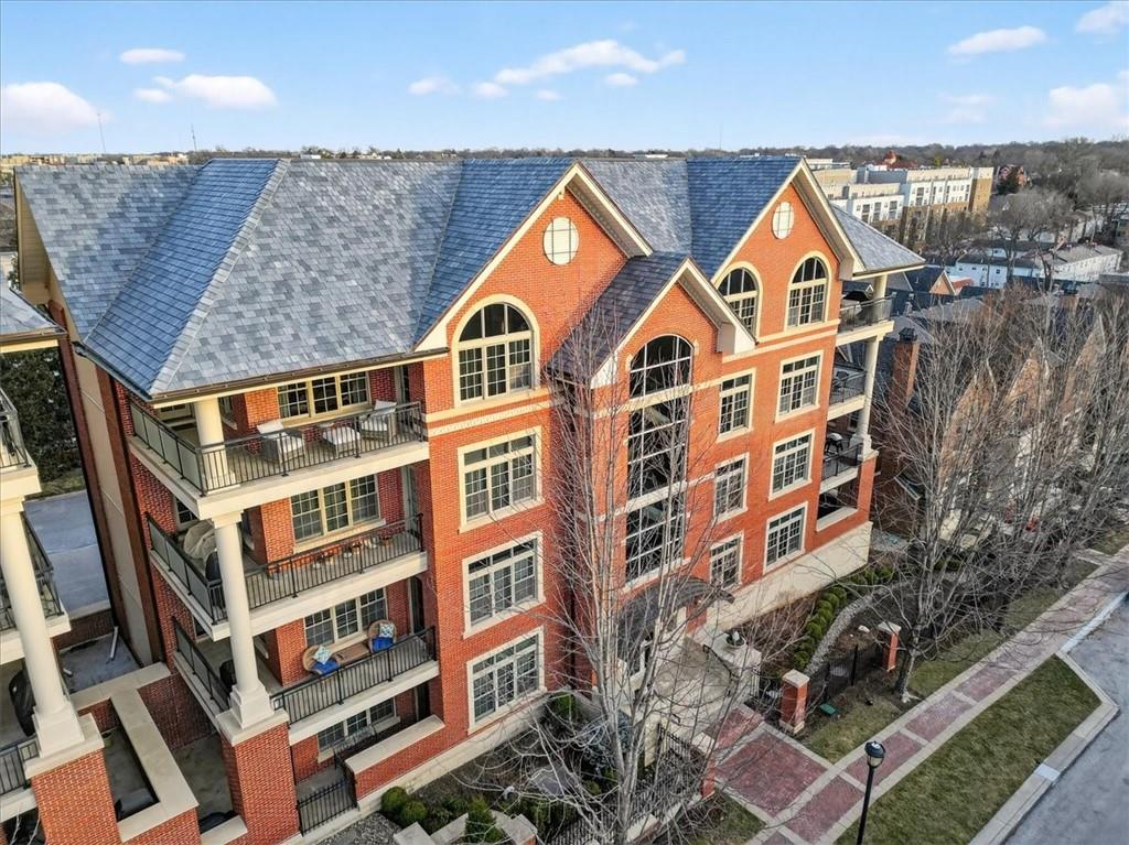 4937 Wyandotte St #400, Kansas City, MO 64112
