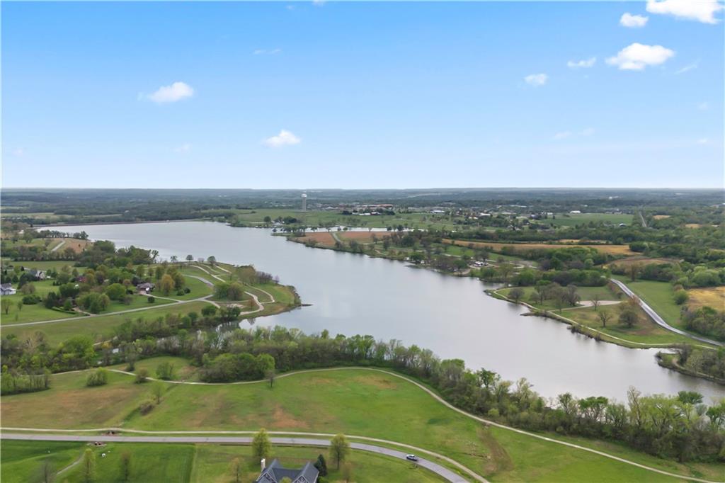 28919 Hackberry Cir, Paola, KS 66071