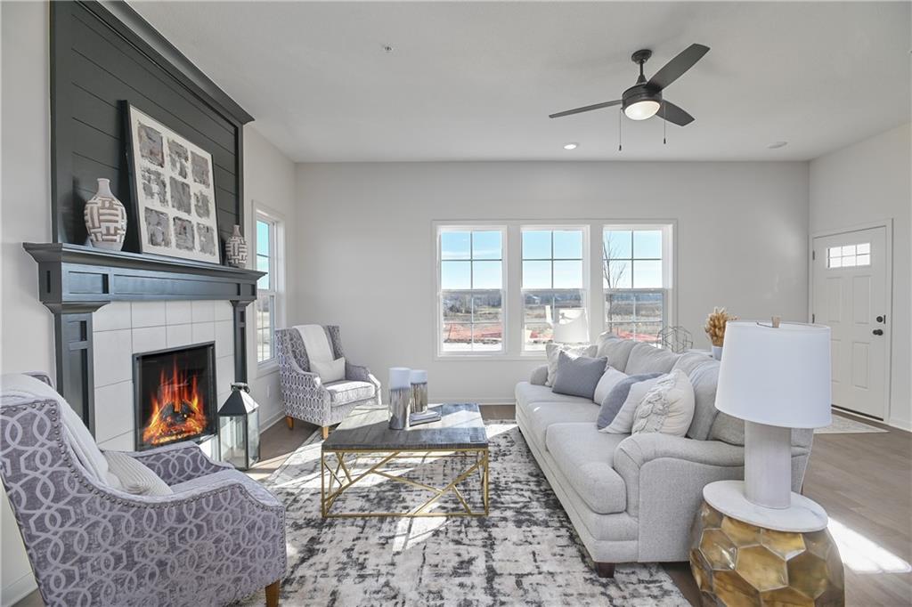 135 S Diane Dr, Olathe, KS 66061