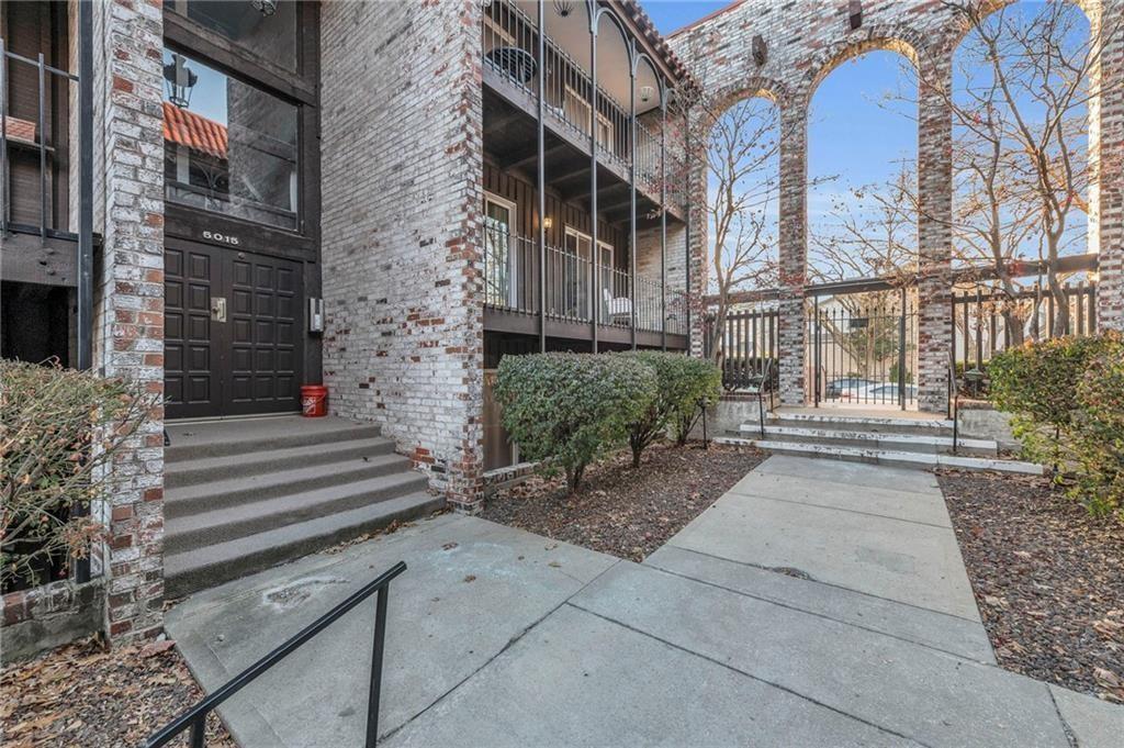 5015 Walnut St #A, Kansas City, MO 64112