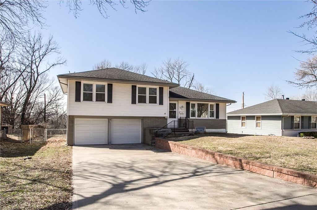 1911 E 28th Ave, North Kansas City, MO 64116