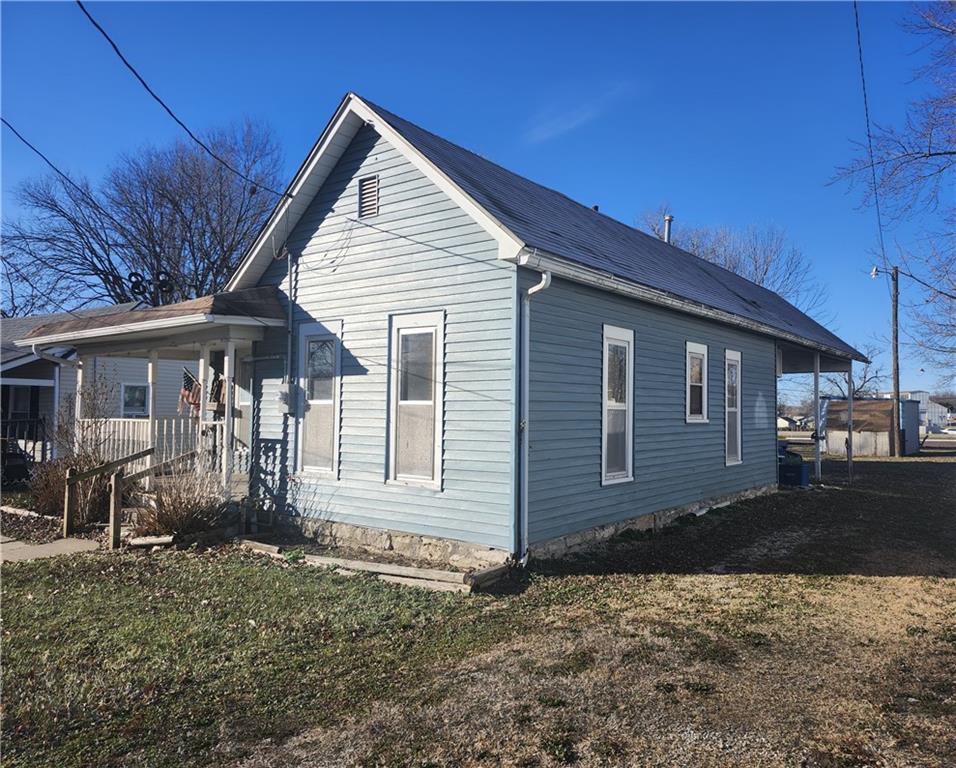 914 5th St, Osawatomie, KS 66064