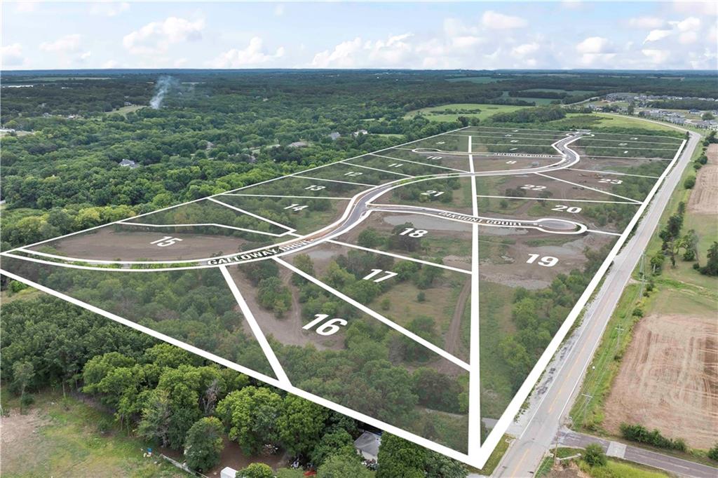 17190 Galloway Dr, Stilwell, KS 66085