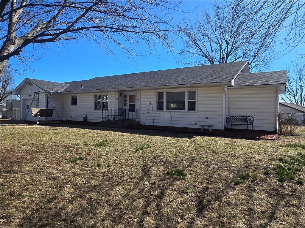 100 E Buford St, Wellington, MO 64097