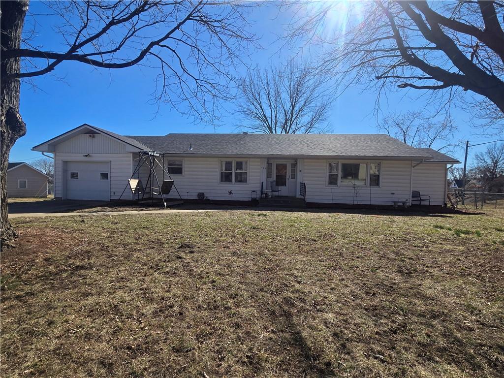 100 E Buford St, Wellington, MO 64097