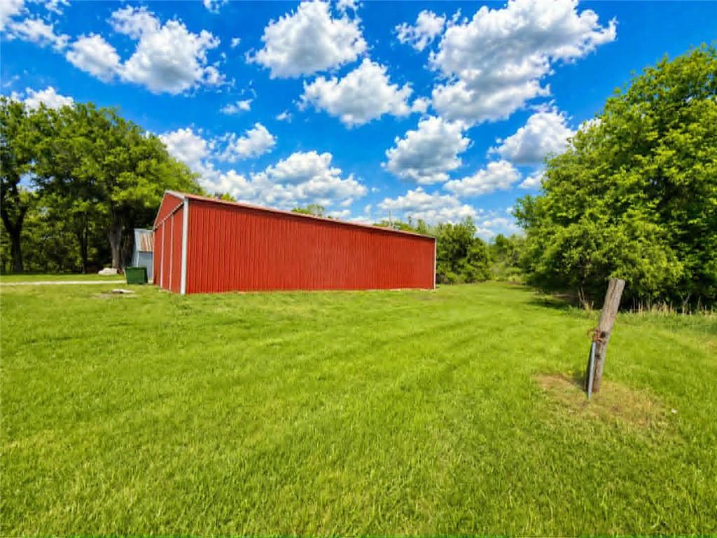 23098 Kiowa Rd, Parsons, KS 67357