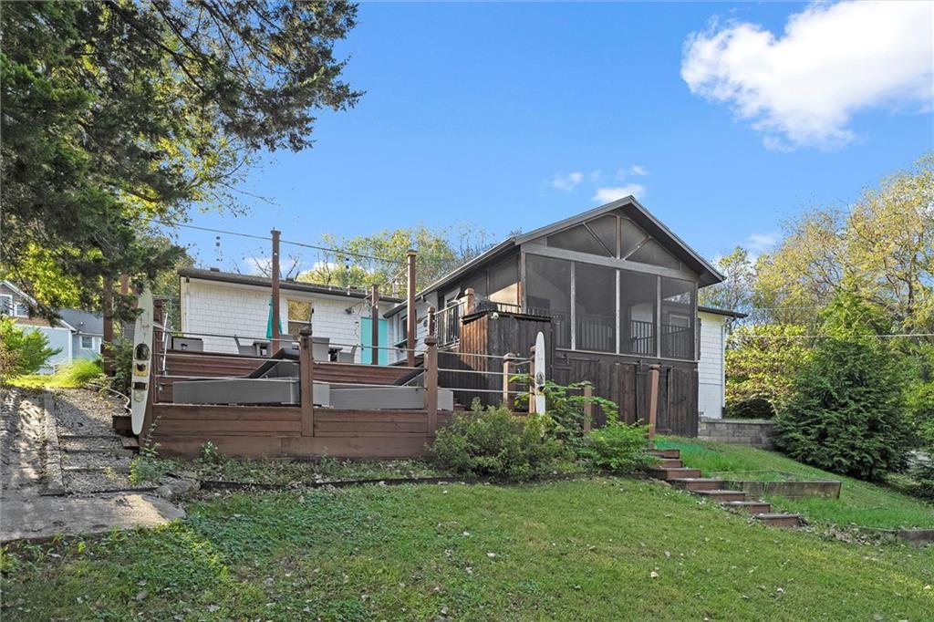 19 U St, Lake Lotawana, MO 64086