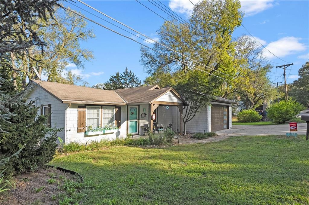19 U St, Lake Lotawana, MO 64086