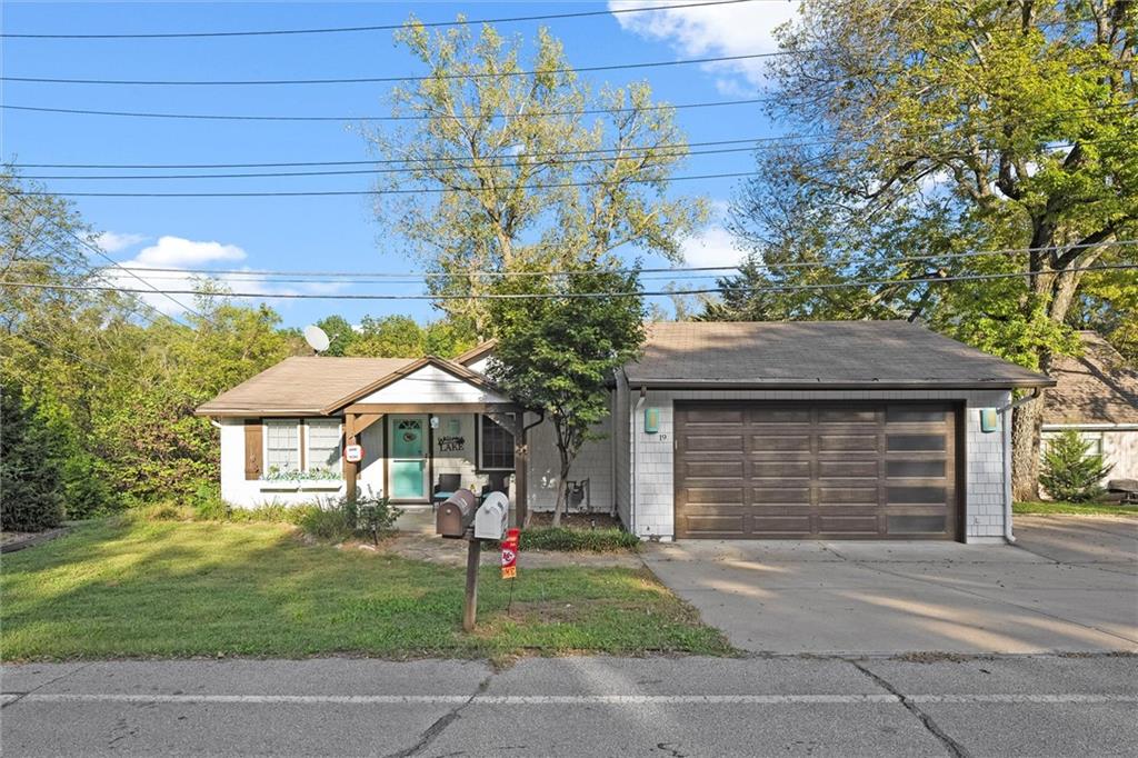 19 U St, Lake Lotawana, MO 64086