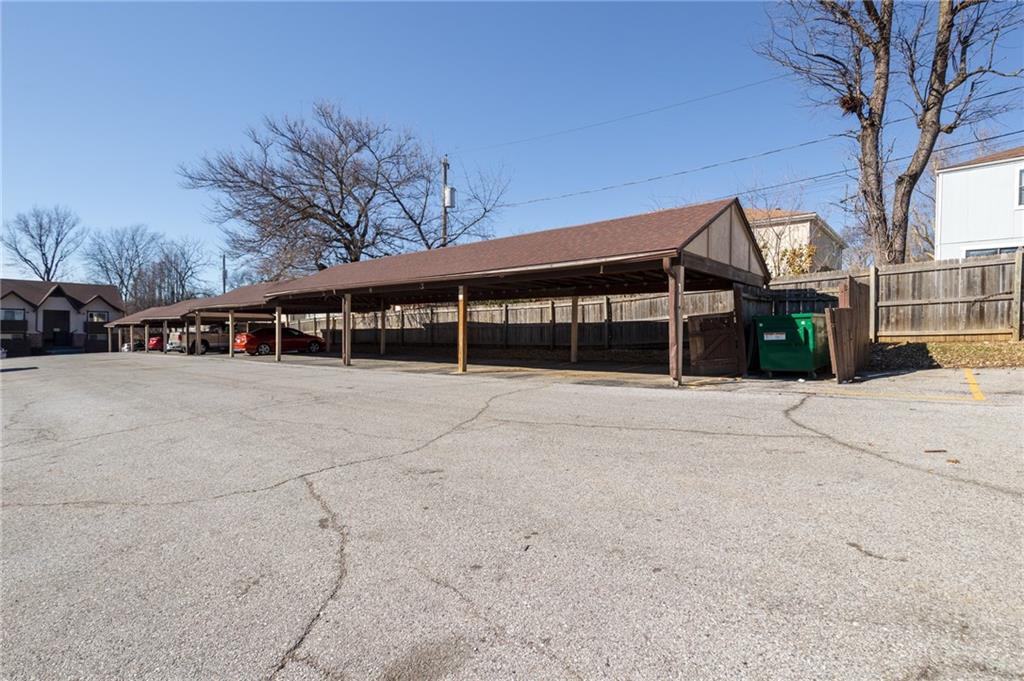 6206 Robinson St #1, Overland Park, KS 66202