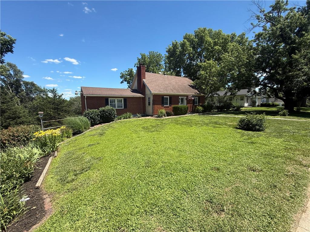 404 N 14th St, Atchison, KS 66002