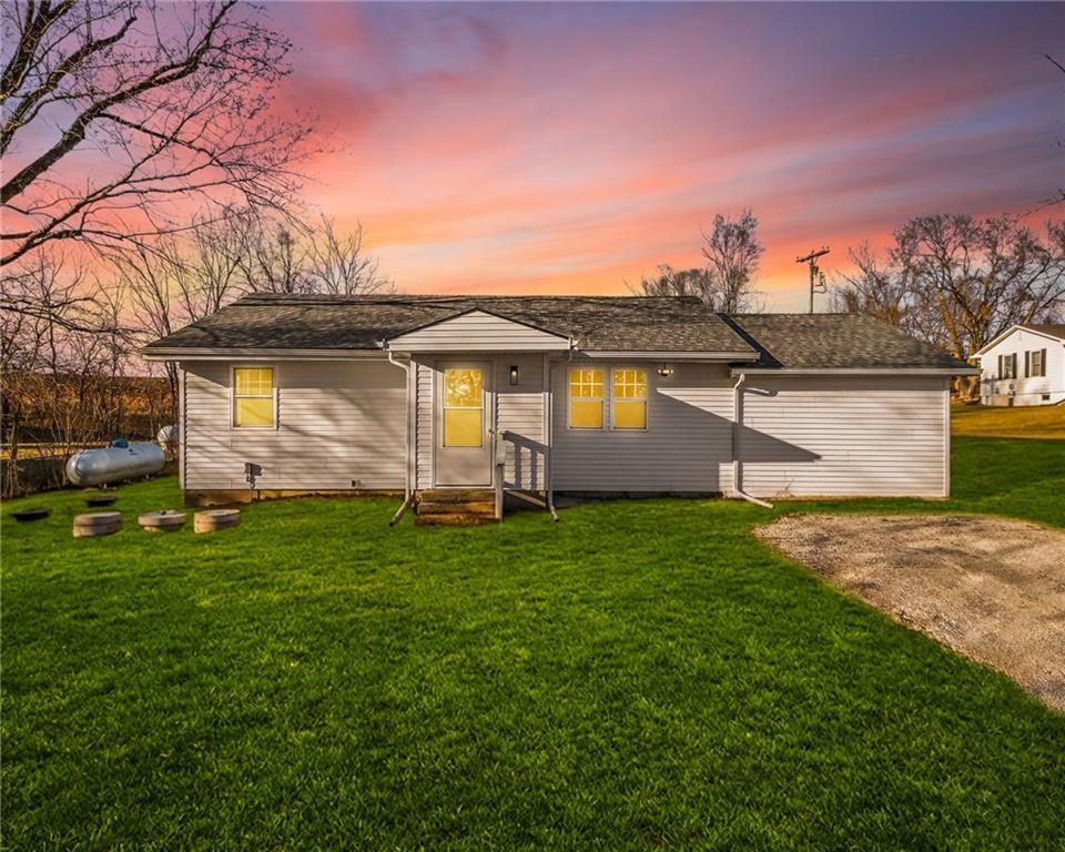 26626 NE 162nd St, Kearney, MO 64060