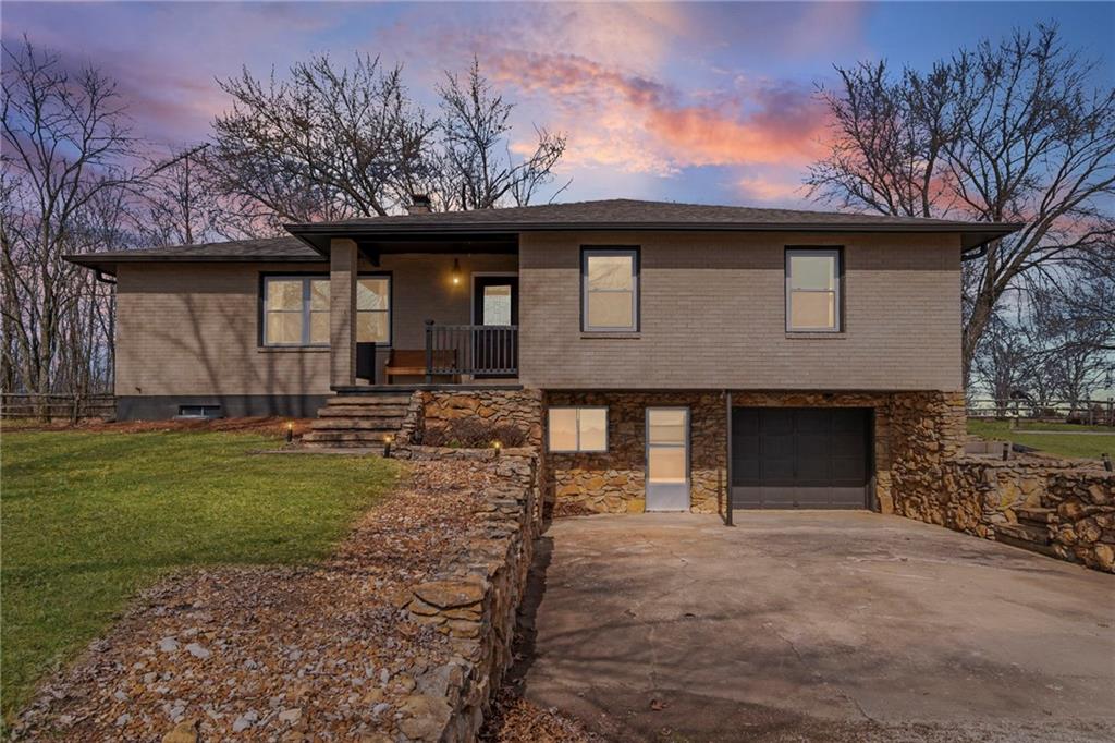 193 NW N Hw, Clinton, MO 64735