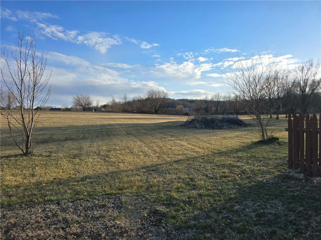 22301 Parallel Rd, Tonganoxie, KS 66086