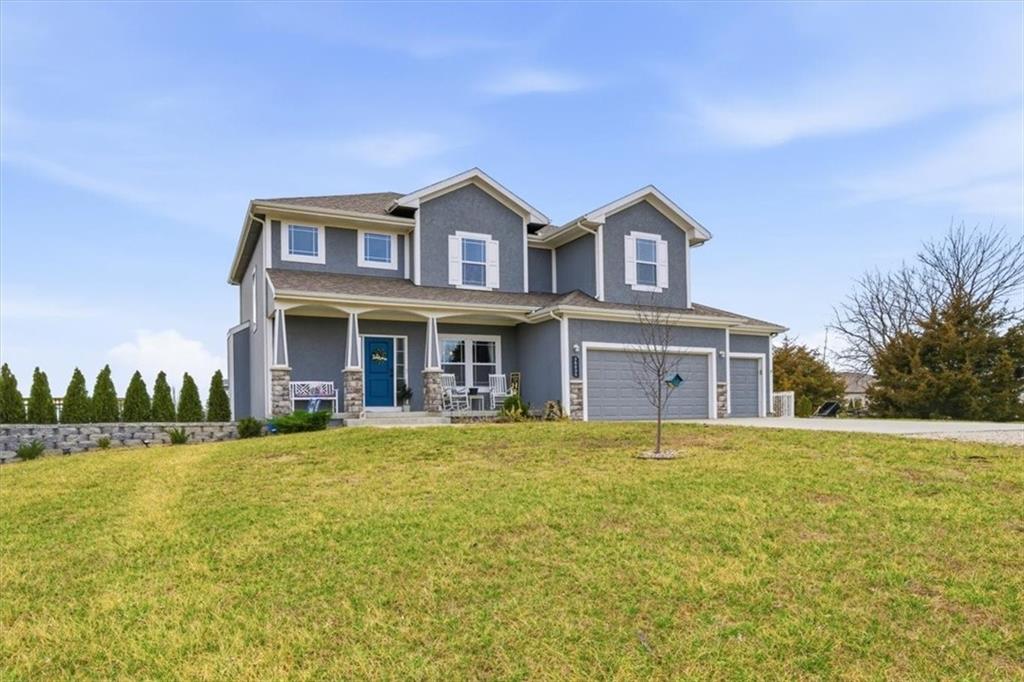 25523 Primrose Ln, Lawrence, KS 66044