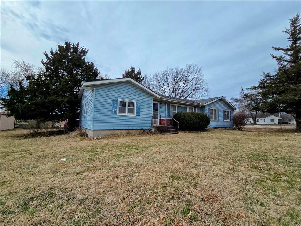 321 Elm St, Nortonville, KS 66060