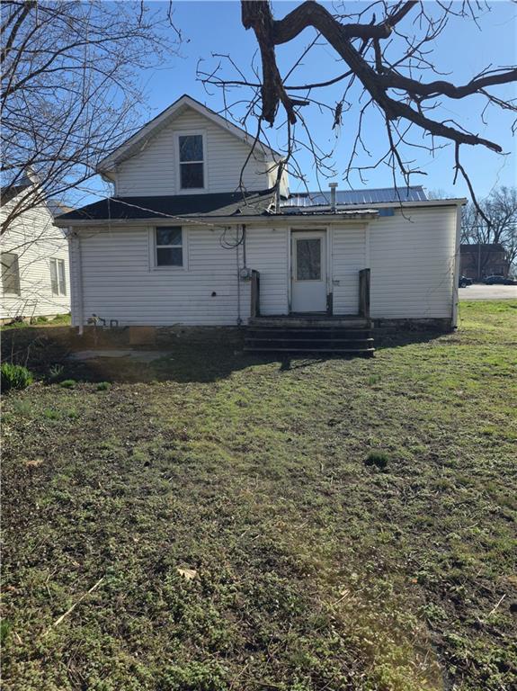 604 S Market St, Holden, MO 64040