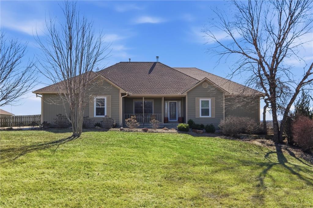 25605 Parallel Rd, Tonganoxie, KS 66086