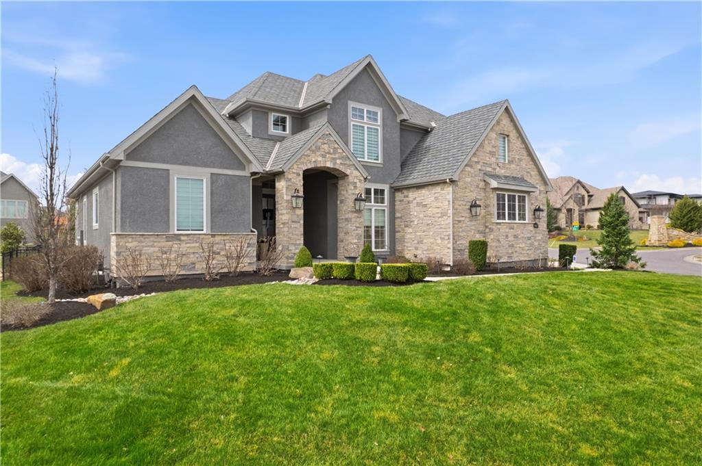 16120 Paradise St, Overland Park, KS 66221