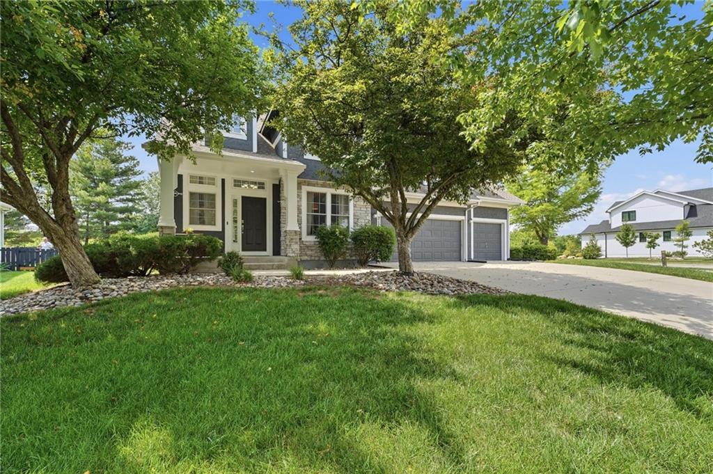21715 W 100 Ter, Lenexa, KS 66220