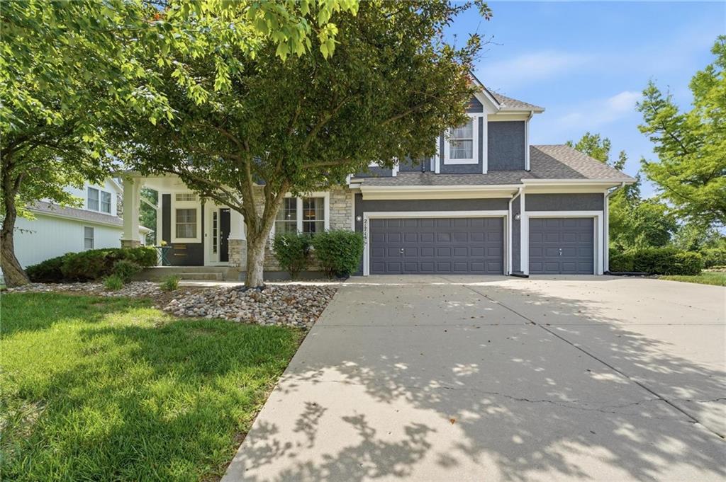 21715 W 100 Ter, Lenexa, KS 66220